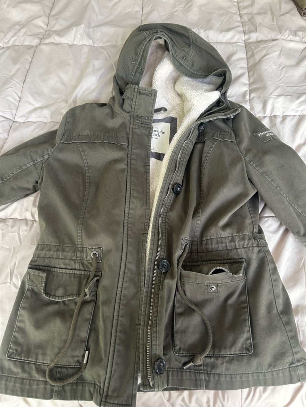 Abercrombie & Fitch Women’s Olive green hooded removable sherpa-lined parka
